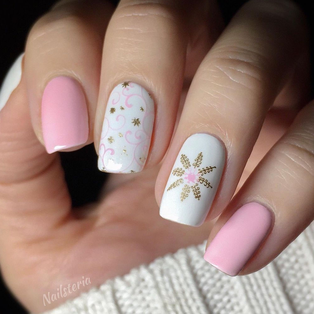 Glitter Snowflakes Nails